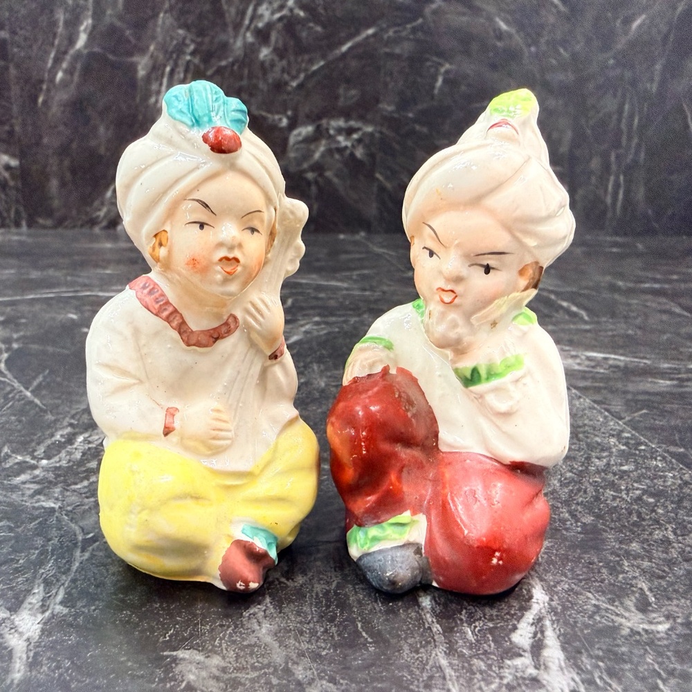 Genie Salt & Pepper Shakers - Picture 3 of 16